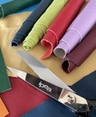 IPEA 1 kg Chutes de Cuir Colorés - Découpes Colorés de Vraie Cuir de Couleurs Mélangées en Tailles Aléatoires - Pièces de Cuir de Formes variées - Restes de Production Artisanale - Additional Image